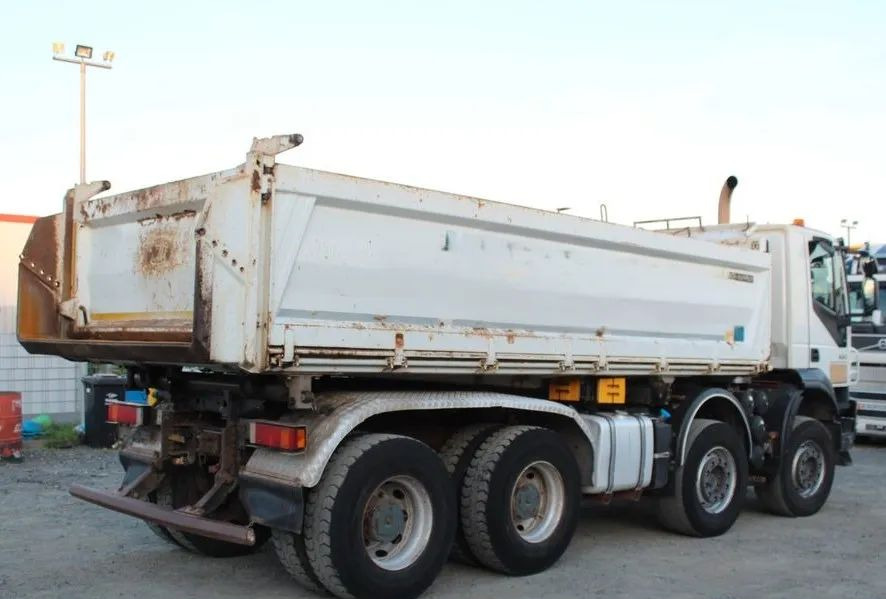 Iveco Trakker 450 |8x4 | Wywrotka trójstronna Meiller Bordmatik | Euro 5 | - Camión volquete: foto 4 Iveco Trakker 450 |8x4 | Wywrotka trójstronna Meiller Bordmatik | Euro 5 | - Camión volquete: foto 4