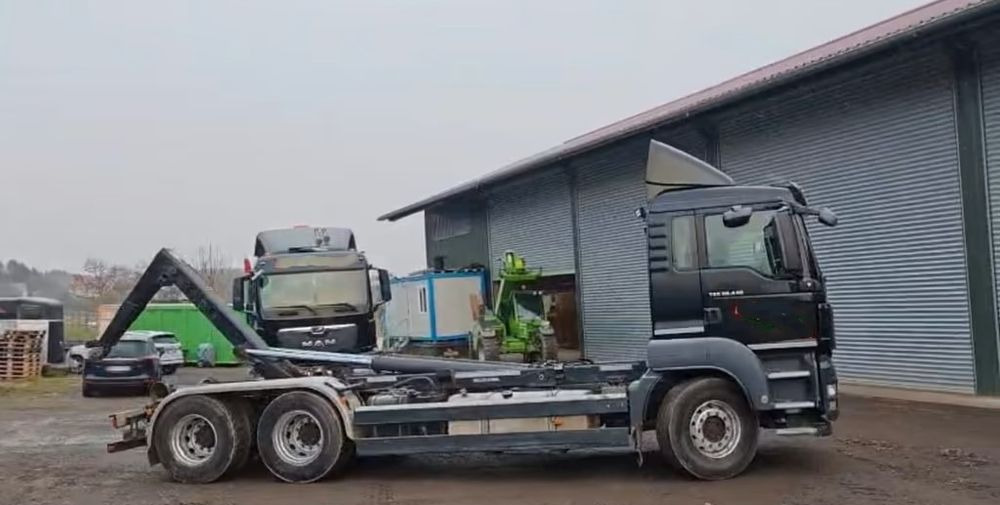 MAN TGS 26.440 6x4 – Meiller z systemem HDS (roll-off) + Kontener + Przyczepa – Euro 5 - Camión multibasculante: foto 2 MAN TGS 26.440 6x4 – Meiller z systemem HDS (roll-off) + Kontener + Przyczepa – Euro 5 - Camión multibasculante: foto 2