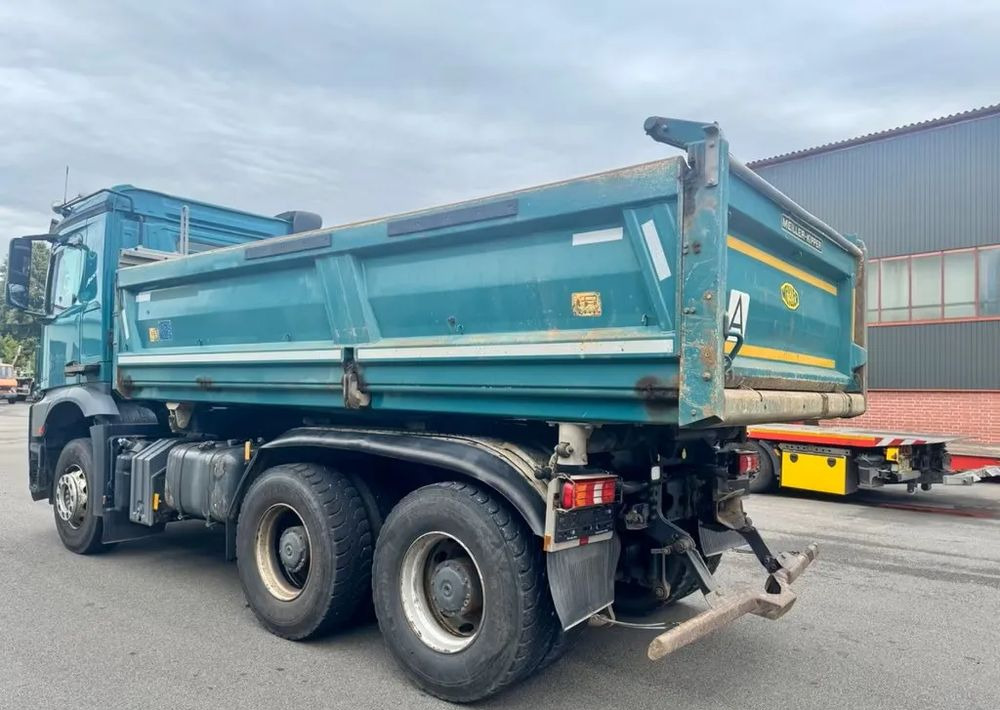 Mercedes-Benz Arocs 2646 6x4 – Wywrotka trójstronna Meiller / Bordmatik / Euro6 - Camión volquete: foto 5 Mercedes-Benz Arocs 2646 6x4 – Wywrotka trójstronna Meiller / Bordmatik / Euro6 - Camión volquete: foto 5