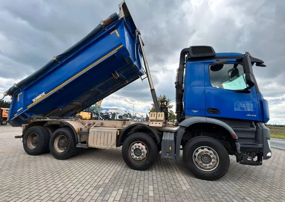 Mercedes-Benz Arocs 4142 | Wywrotka Schmitz | 8x4 | Euro 6 | Klima | Retarder | 242 598 km - Camión volquete: foto 3 Mercedes-Benz Arocs 4142 | Wywrotka Schmitz | 8x4 | Euro 6 | Klima | Retarder | 242 598 km - Camión volquete: foto 3
