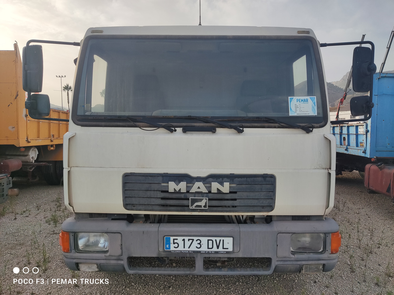 MAN L2000 - Camión caja abierta: foto 2 MAN L2000 - Camión caja abierta: foto 2