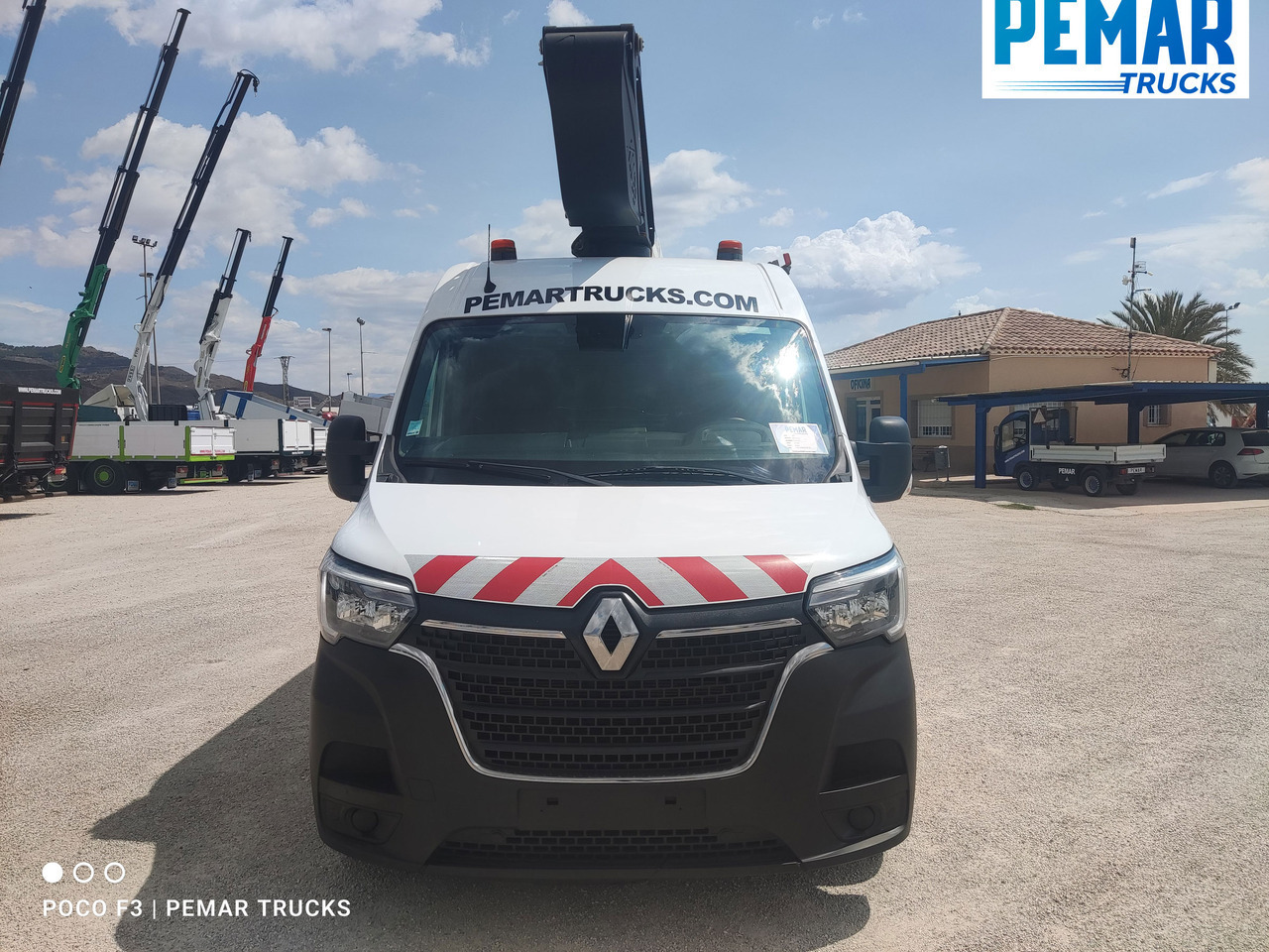 RENAULT MASTER 2.3 DCI CESTA ELEVADORA PORTAPERSONAS EURO 6 - Furgoneta de pasajeros: foto 3 RENAULT MASTER 2.3 DCI CESTA ELEVADORA PORTAPERSONAS EURO 6 - Furgoneta de pasajeros: foto 3