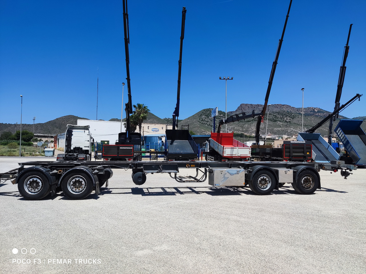 SCHMITZ CARGOBULL KO36 CHASIS MEGATRAILER 4 ejes - Remolque chasis: foto 2 SCHMITZ CARGOBULL KO36 CHASIS MEGATRAILER 4 ejes - Remolque chasis: foto 2