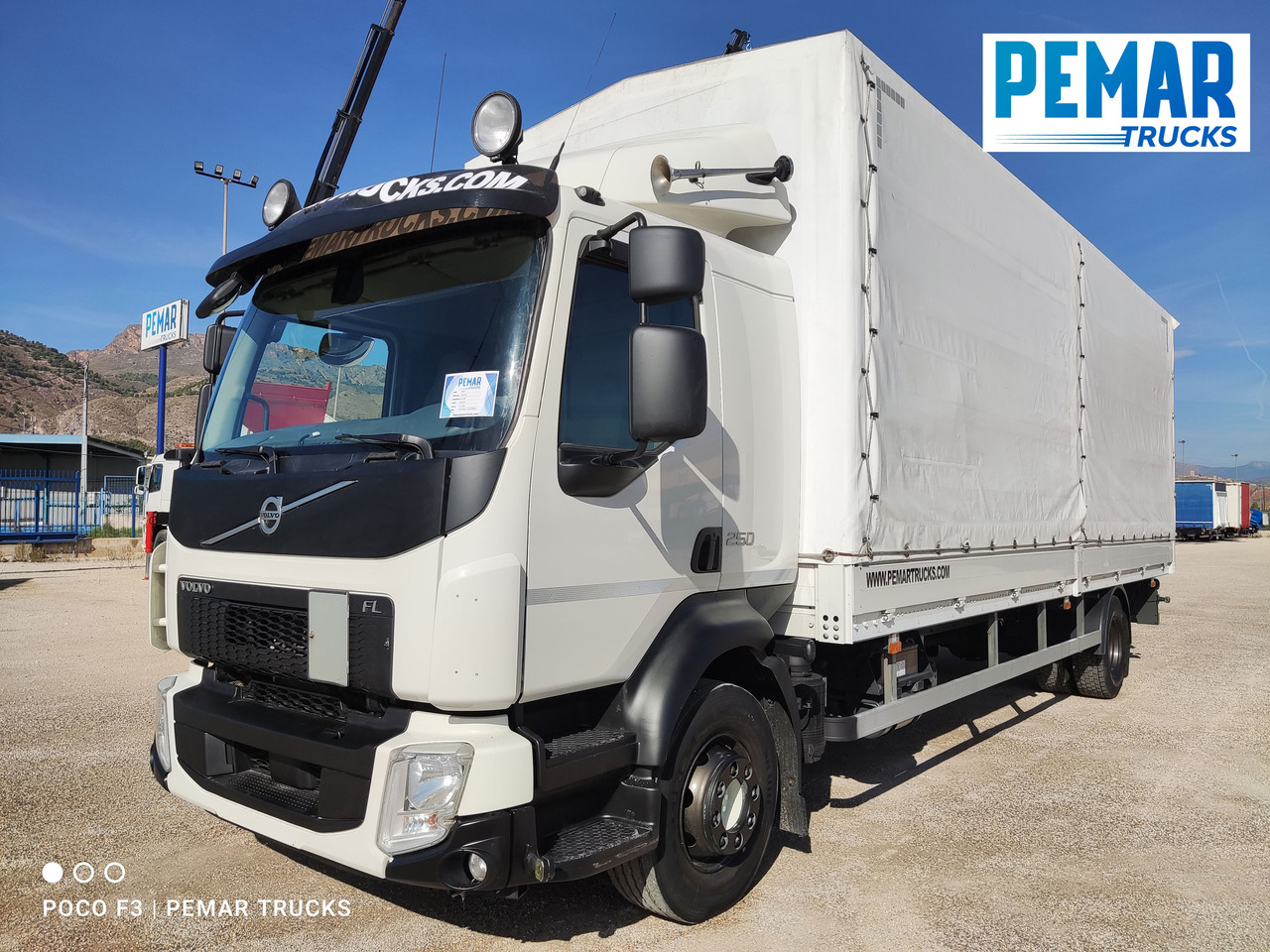 VOLVO FL 250 SEMITAUTLINER 16T - Camión lona: foto 1 VOLVO FL 250 SEMITAUTLINER 16T - Camión lona: foto 1