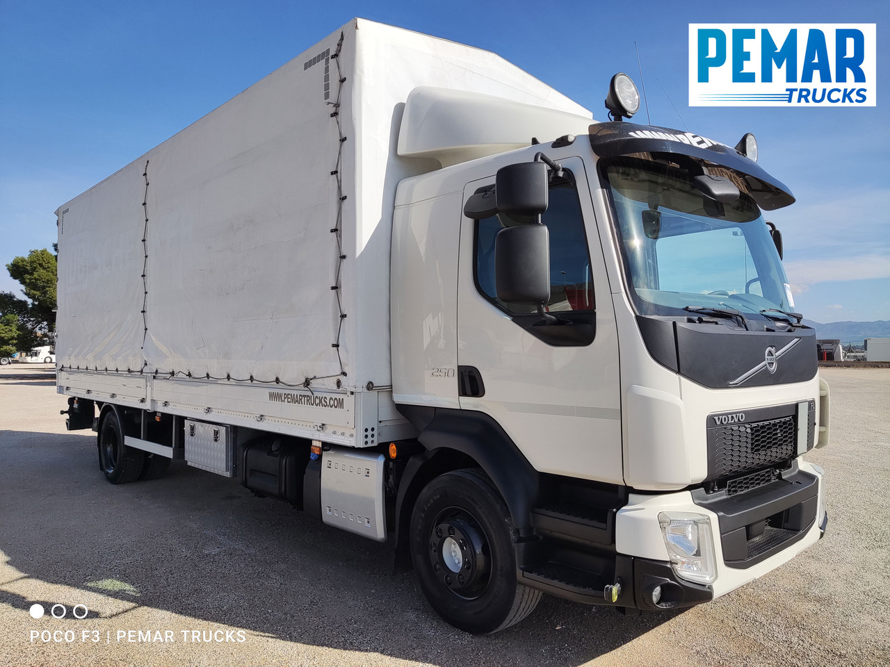 VOLVO FL 250 SEMITAUTLINER 16T - Camión lona: foto 3 VOLVO FL 250 SEMITAUTLINER 16T - Camión lona: foto 3