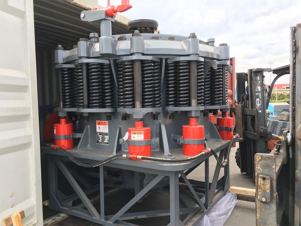 Trituradora de cono Kinglink 4.25 FEET SYMONS CONE CRUSHER MODEL KLM1300: foto 12