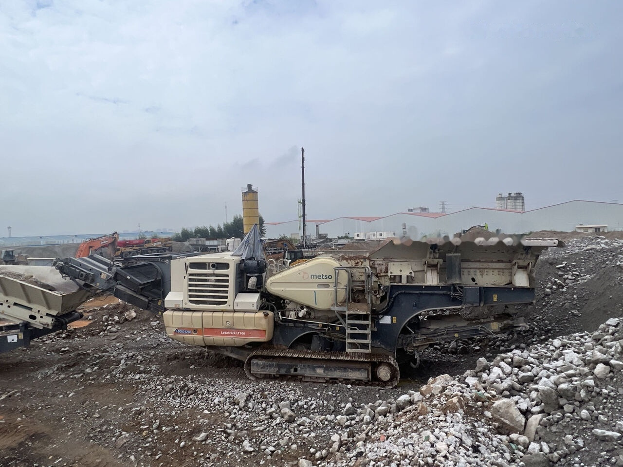 Metso Lokotrack LT106 Jaw Crusher - Trituradora móvil: foto 1 Metso Lokotrack LT106 Jaw Crusher - Trituradora móvil: foto 1