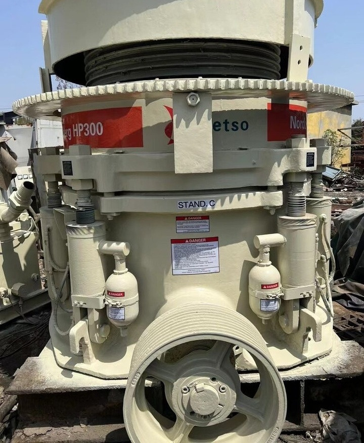 Metso Nordberg HP300 Cone Crusher - Trituradora de cono: foto 3 Metso Nordberg HP300 Cone Crusher - Trituradora de cono: foto 3
