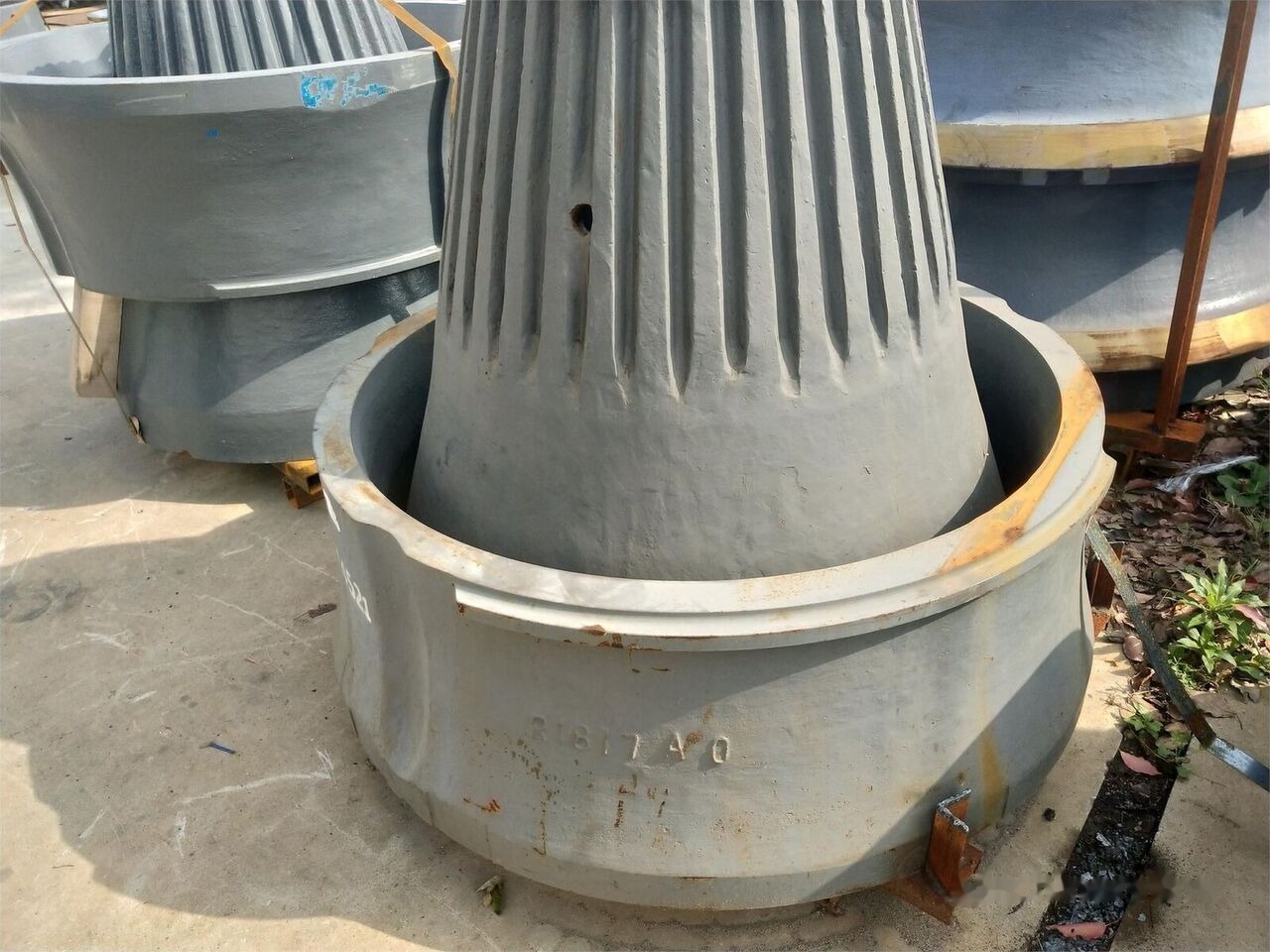 BOWL/CONCAVE/MANTLE/SPARE PARTS KINGLINK for Sandvik crushing plant - Recambio: foto 2 BOWL/CONCAVE/MANTLE/SPARE PARTS KINGLINK for Sandvik crushing plant - Recambio: foto 2