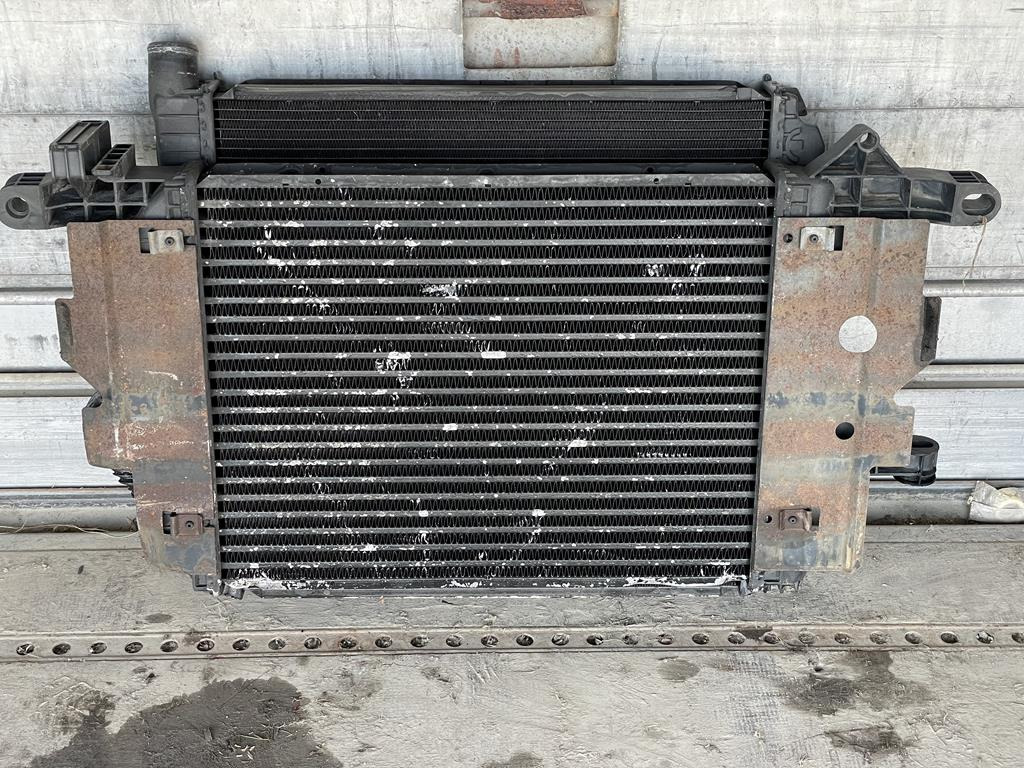 BEHR FOR MERCEDES VARIO - A 668 500 03 00 - Radiador para Camión: foto 1 BEHR FOR MERCEDES VARIO - A 668 500 03 00 - Radiador para Camión: foto 1