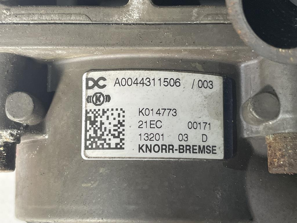 KNORR-BREMSE BRAKE VALVE FOR MERCEDES - A 0044311506 - Válvula de freno para Camión: foto 3 KNORR-BREMSE BRAKE VALVE FOR MERCEDES - A 0044311506 - Válvula de freno para Camión: foto 3