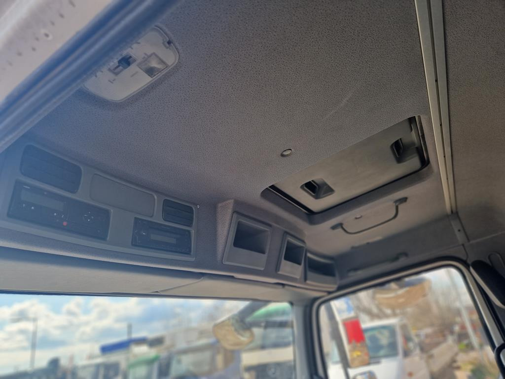 MERCEDES-BENZ ATEGO 816 - Camión lona: foto 4 MERCEDES-BENZ ATEGO 816 - Camión lona: foto 4