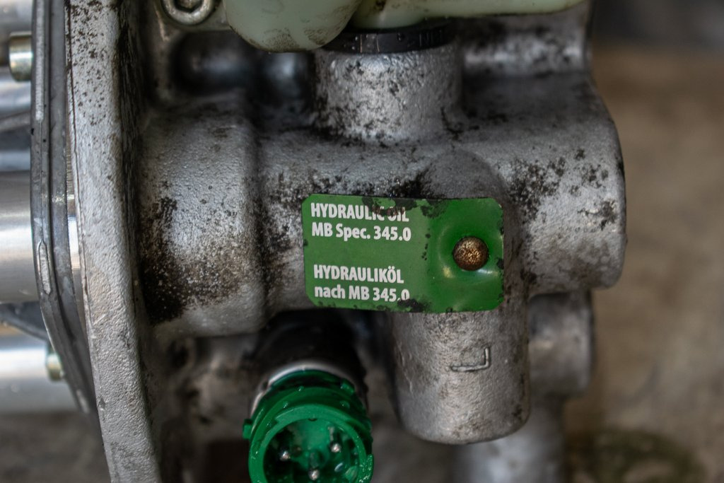 MERCEDES-BENZ AXOR II HYDRAULIC LEVER - Hidráulica para Camión: foto 3 MERCEDES-BENZ AXOR II HYDRAULIC LEVER - Hidráulica para Camión: foto 3