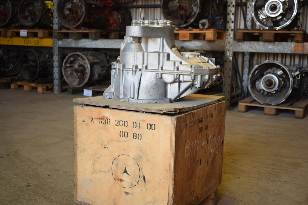 MERCEDES-BENZ VITO - Α 638 260 01 00 - Caja de cambios para Camión: foto 2 MERCEDES-BENZ VITO - Α 638 260 01 00 - Caja de cambios para Camión: foto 2