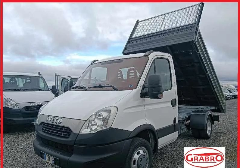 Iveco 35C13, 35C12 - Furgoneta basculante: foto 1 Iveco 35C13, 35C12 - Furgoneta basculante: foto 1