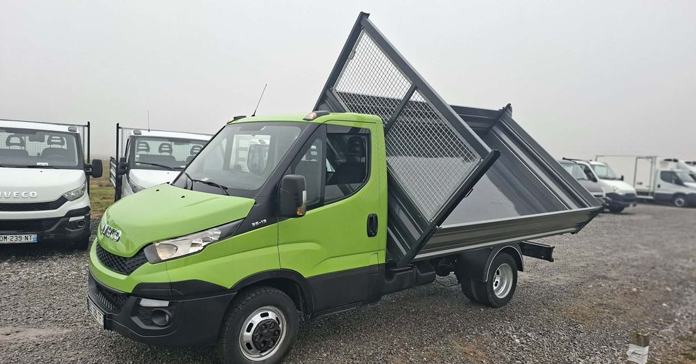 Iveco 35C13, 35C14, 35C15 - Furgoneta basculante: foto 2 Iveco 35C13, 35C14, 35C15 - Furgoneta basculante: foto 2