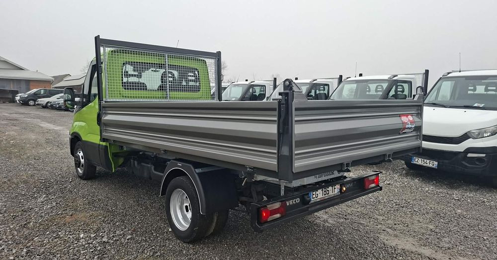 Iveco 35C13, 35C14, 35C15 - Furgoneta basculante: foto 5 Iveco 35C13, 35C14, 35C15 - Furgoneta basculante: foto 5