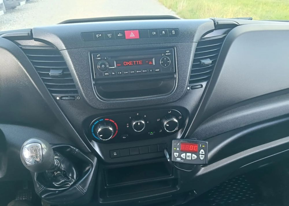 Iveco 35S16, 35S15, 35S14, 35S13, 35C13, 35C14 - Furgoneta frigorifica: foto 4 Iveco 35S16, 35S15, 35S14, 35S13, 35C13, 35C14 - Furgoneta frigorifica: foto 4