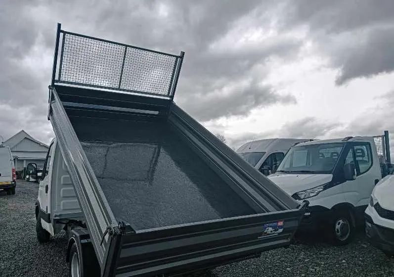 Iveco DAILY 35C13, 35C12, 35C15 - Furgoneta basculante: foto 5 Iveco DAILY 35C13, 35C12, 35C15 - Furgoneta basculante: foto 5