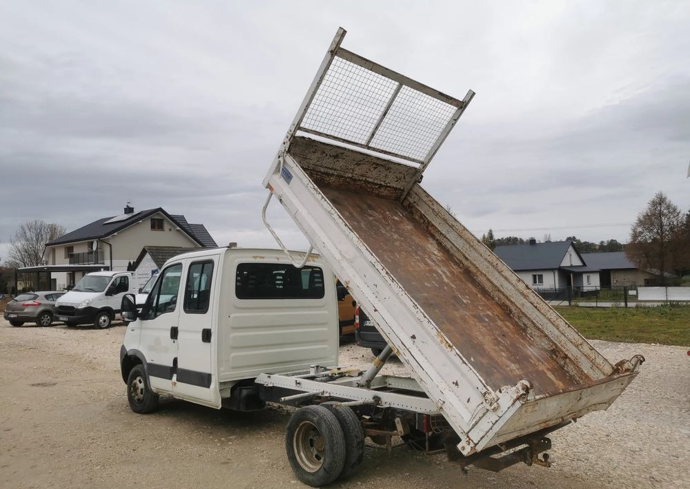 Iveco Daily 35C15 Brygadówka 3.0 - 150KM wywrotka Klimatyzacja Dubel hak kiper doka - Furgoneta basculante: foto 5 Iveco Daily 35C15 Brygadówka 3.0 - 150KM wywrotka Klimatyzacja Dubel hak kiper doka - Furgoneta basculante: foto 5