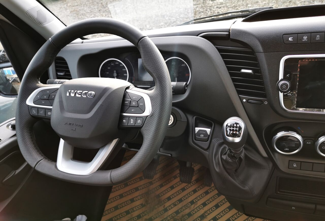 IVECO Daily 35S18 - Furgón: foto 4 IVECO Daily 35S18 - Furgón: foto 4