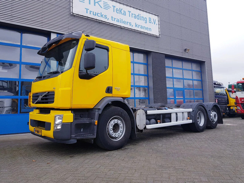Volvo FE 300 EEV 6X2 Retarder 258.000 KM TÜV - Camión chasis: foto 1 Volvo FE 300 EEV 6X2 Retarder 258.000 KM TÜV - Camión chasis: foto 1