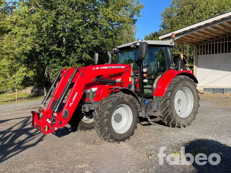 Massey Ferguson 5713 S - Tractor: foto 1 Massey Ferguson 5713 S - Tractor: foto 1