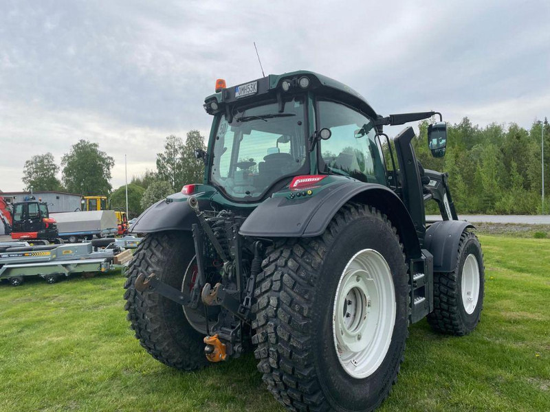 Valtra N154E Versu SmartTouch MR19 Valtra N154E Versu SmartTouch MR19 med frontlastare Quicke Q5M - Tractor: foto 5 Valtra N154E Versu SmartTouch MR19 Valtra N154E Versu SmartTouch MR19 med frontlastare Quicke Q5M - Tractor: foto 5