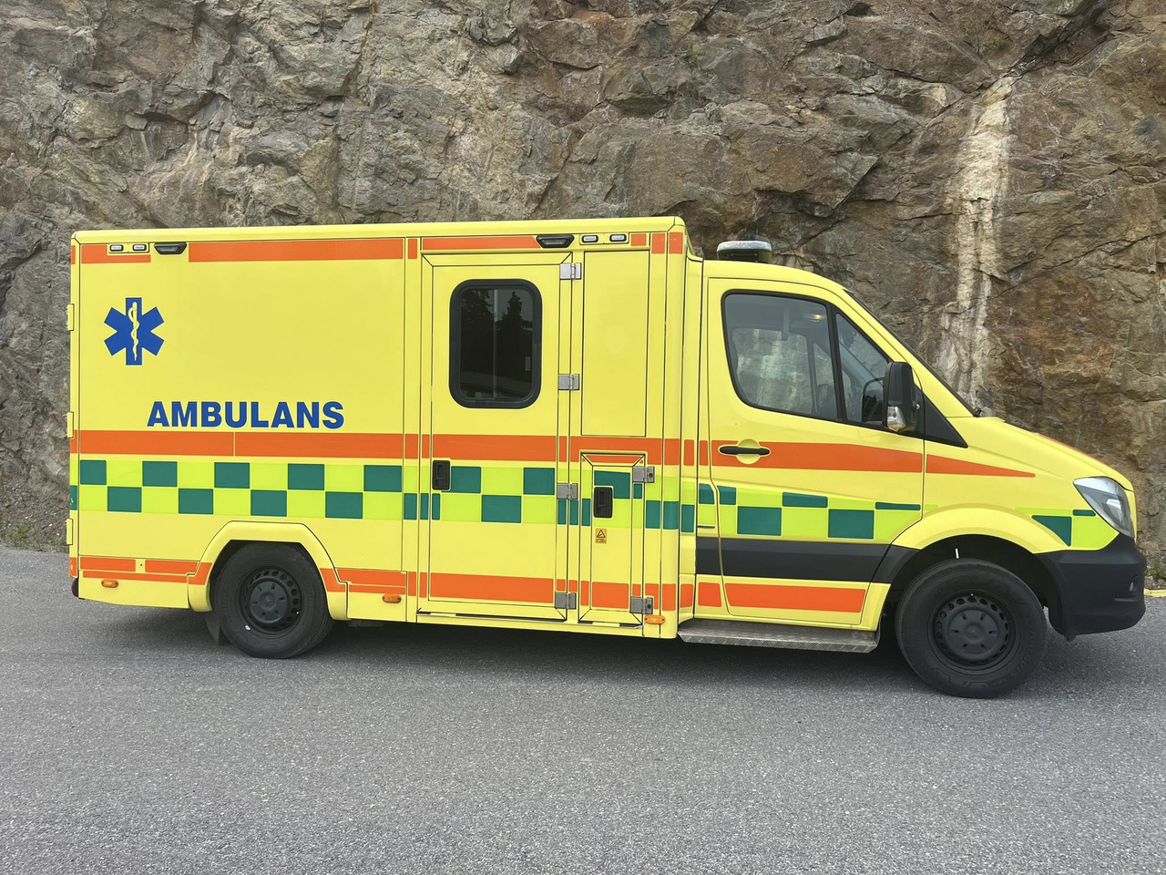MERCEDES-BENZ Sprinter 319 - AMBULANCE / Krankenwagen / швидка допомога - Ambulancia: foto 5 MERCEDES-BENZ Sprinter 319 - AMBULANCE / Krankenwagen / швидка допомога - Ambulancia: foto 5