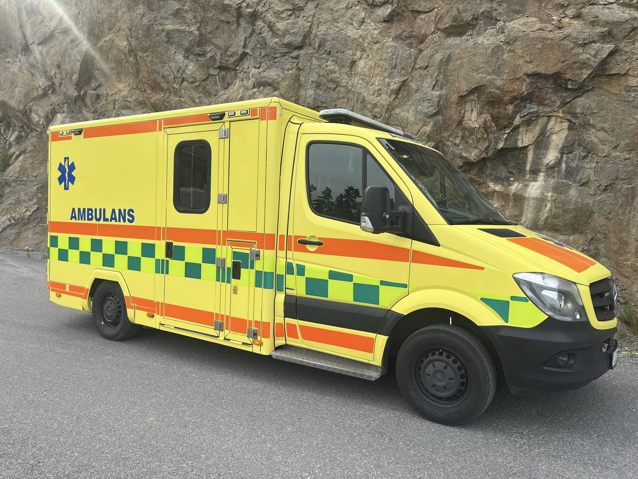 MERCEDES-BENZ Sprinter 319 - AMBULANCE / Krankenwagen / швидка допомога - Ambulancia: foto 4 MERCEDES-BENZ Sprinter 319 - AMBULANCE / Krankenwagen / швидка допомога - Ambulancia: foto 4