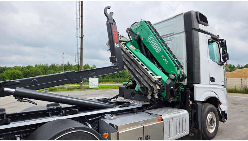 Camión multibasculante, Camión grúa Mercedes-Benz Arocs 3253 8X4*4 Fassi F295: foto 10