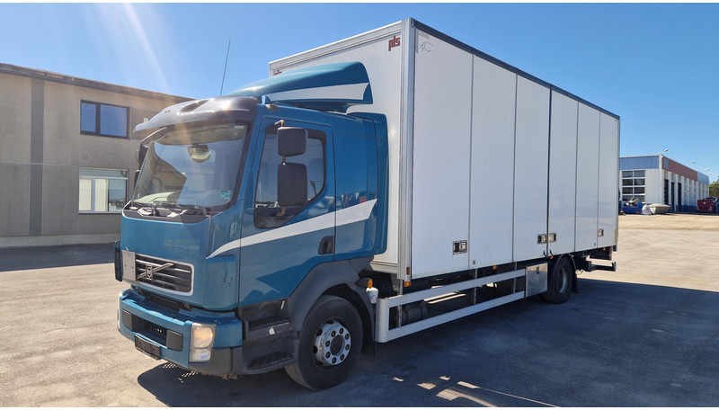 Volvo FL260 4X2 - Camión caja cerrada: foto 1 Volvo FL260 4X2 - Camión caja cerrada: foto 1