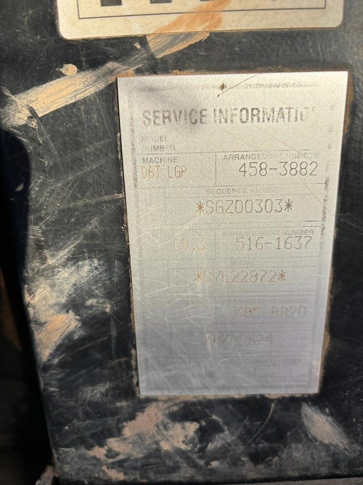 CAT D 6 T LGP (CE / New UC) - Bulldozer: foto 2 CAT D 6 T LGP (CE / New UC) - Bulldozer: foto 2