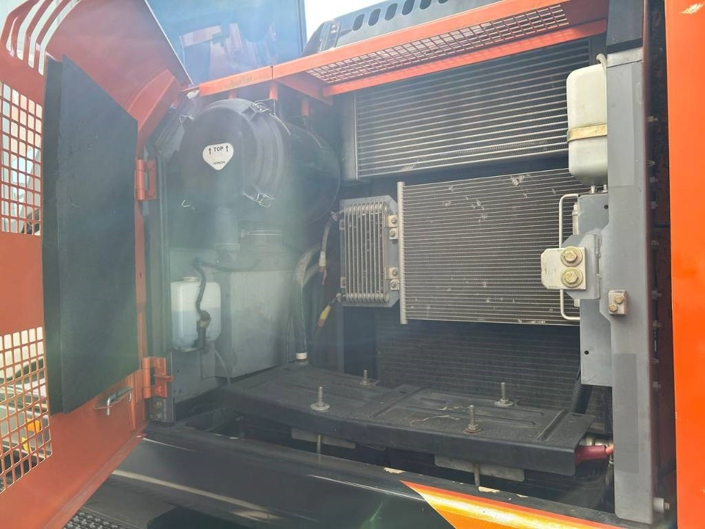 Excavadora de ruedas Hitachi ZX 140 W-5B: foto 27