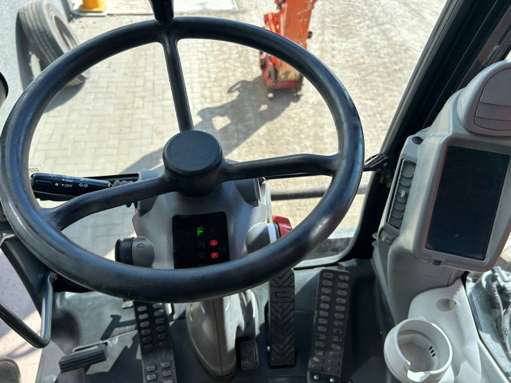 Excavadora de ruedas Hitachi ZX 140 W-5B: foto 13