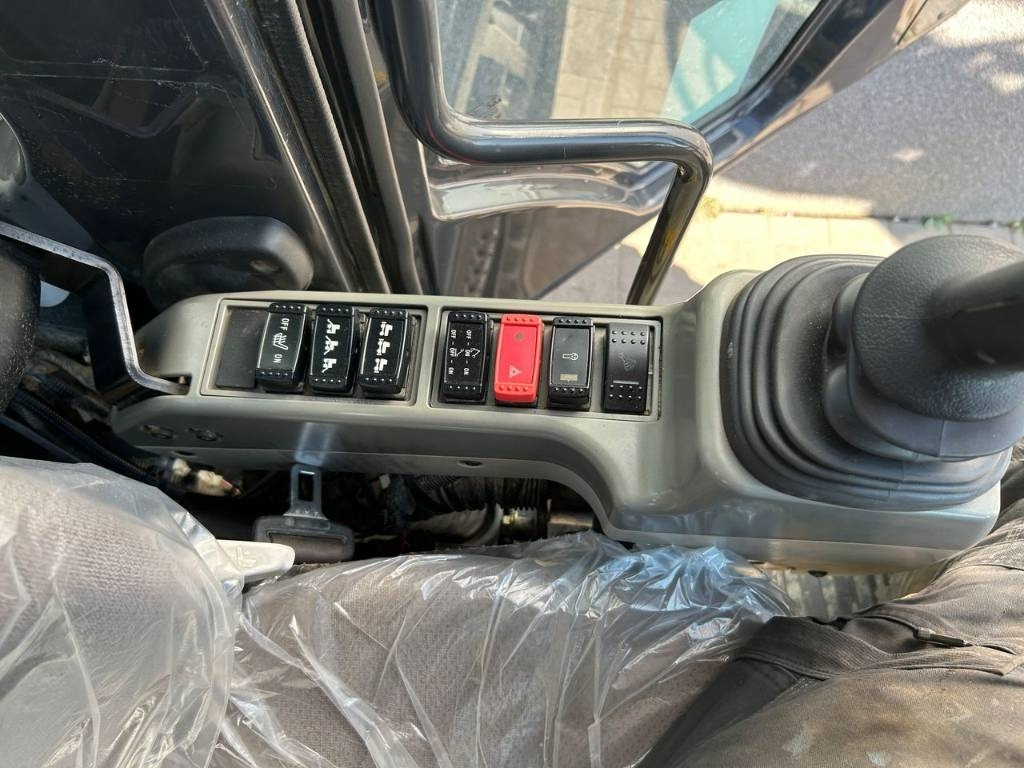 Excavadora de ruedas Hitachi ZX 140 W-5B: foto 12
