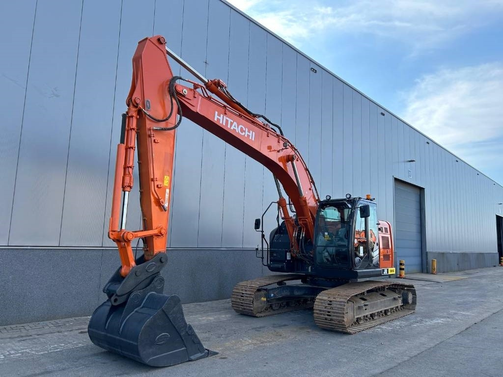 Hitachi ZX 225 US LC-6 - Excavadora de cadenas: foto 2 Hitachi ZX 225 US LC-6 - Excavadora de cadenas: foto 2