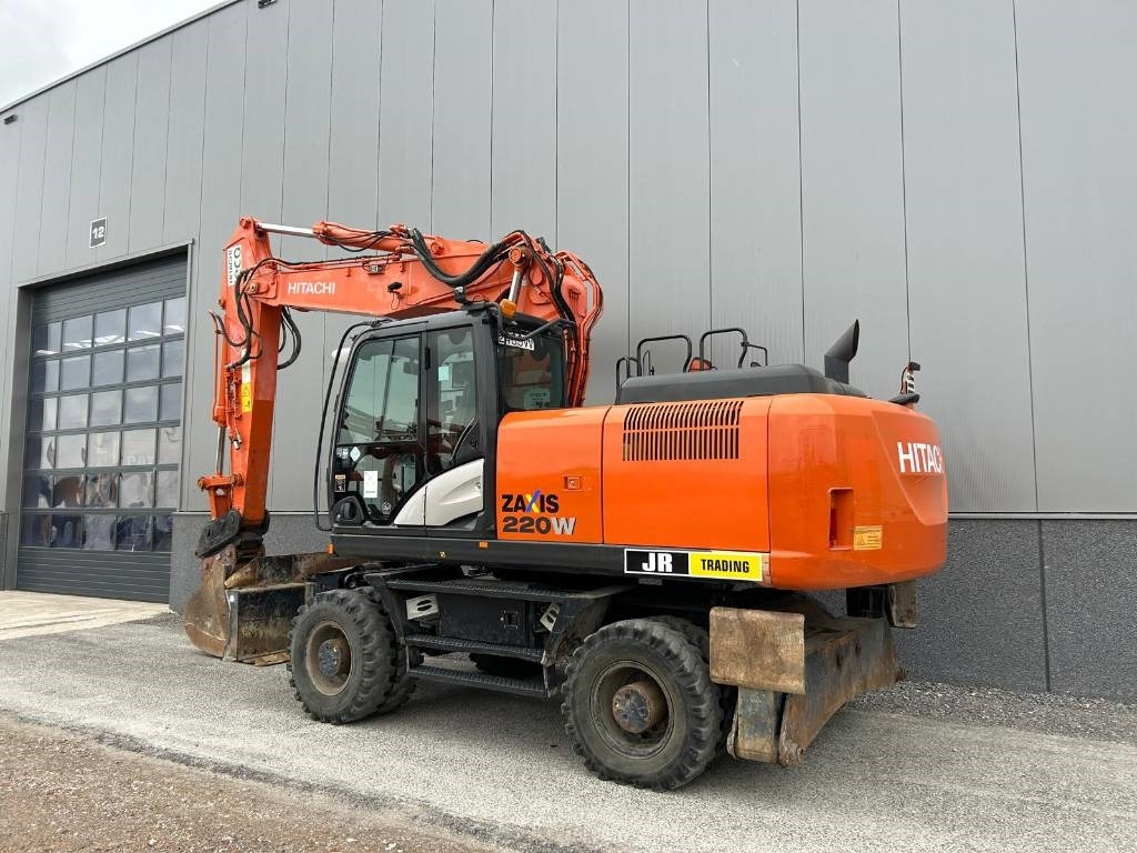 Hitachi ZX220W-5B - Excavadora de ruedas: foto 2 Hitachi ZX220W-5B - Excavadora de ruedas: foto 2