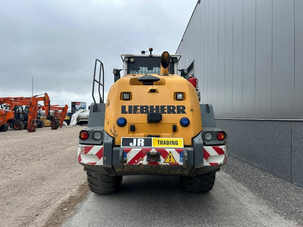 Liebherr L 550 (Comes with High-tip - Mit Hochkipper) - Cargadora de ruedas: foto 4 Liebherr L 550 (Comes with High-tip - Mit Hochkipper) - Cargadora de ruedas: foto 4