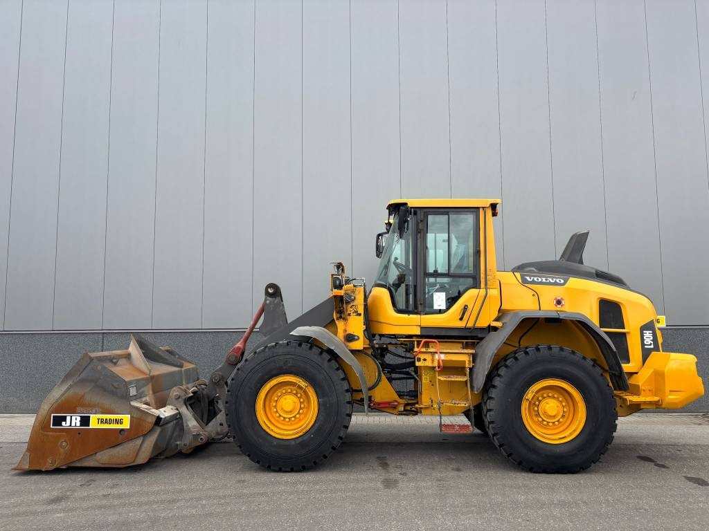 Cargadora de ruedas Volvo L 90 H (High tip + New tires): foto 1