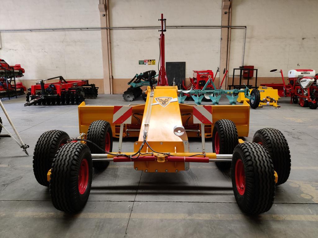 Equipo para trabajo del suelo Novatar Laser Controlled Land Leveler: foto 6