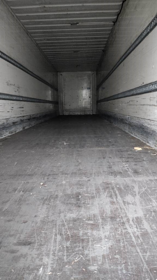 Krone Umpiputki, vahvalla katolla  - Semirremolque caja cerrada: foto 3 Krone Umpiputki, vahvalla katolla  - Semirremolque caja cerrada: foto 3