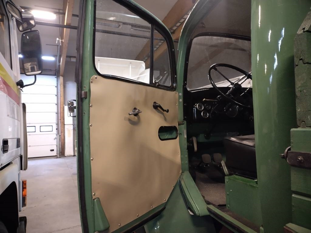 Mercedes-Benz 4x4 Kippilava,museo rekisterissä - Camión volquete: foto 5 Mercedes-Benz 4x4 Kippilava,museo rekisterissä - Camión volquete: foto 5