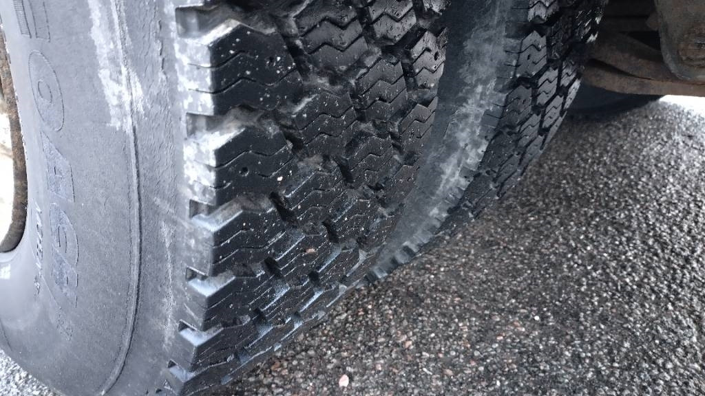 Scania P94 kokosivuaukeva kori+pl-nostin  - Camión caja cerrada: foto 5 Scania P94 kokosivuaukeva kori+pl-nostin  - Camión caja cerrada: foto 5