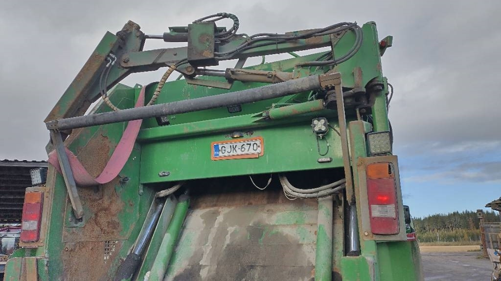 Volvo FM330 6x2 Norba pakkaaja,molokki nostin, manuaali - Camión de basura: foto 3 Volvo FM330 6x2 Norba pakkaaja,molokki nostin, manuaali - Camión de basura: foto 3