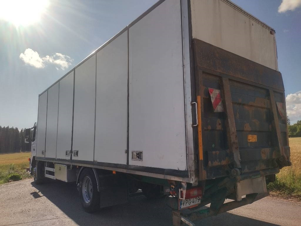 Volvo FM9 4x2 8,40m pitkä kylkiaukeava kori - Camión caja cerrada: foto 5 Volvo FM9 4x2 8,40m pitkä kylkiaukeava kori - Camión caja cerrada: foto 5