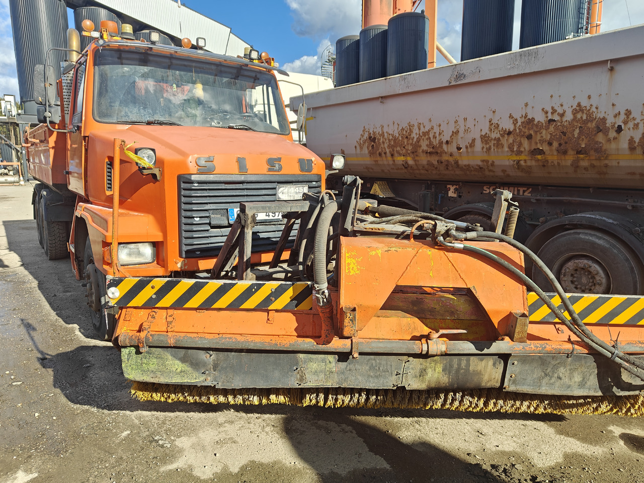 SISU SR 332 - Camión volquete: foto 2 SISU SR 332 - Camión volquete: foto 2