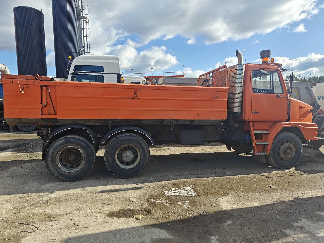 SISU SR 332 - Camión volquete: foto 1 SISU SR 332 - Camión volquete: foto 1