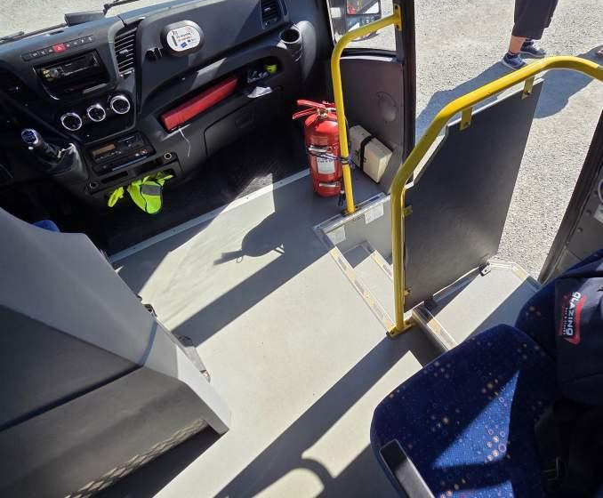 Iveco ROSERO FIRST / SPROWADZONE / 35 MIEJSC - Minibús, Furgoneta de pasajeros: foto 4 Iveco ROSERO FIRST / SPROWADZONE / 35 MIEJSC - Minibús, Furgoneta de pasajeros: foto 4