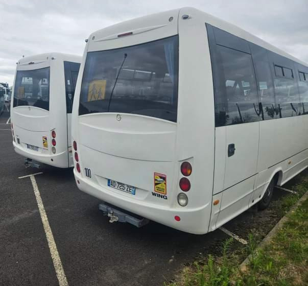 Iveco WING / SPROWADZONY/ 34 MIEJSCA/ MANUAL - Minibús, Furgoneta de pasajeros: foto 3 Iveco WING / SPROWADZONY/ 34 MIEJSCA/ MANUAL - Minibús, Furgoneta de pasajeros: foto 3